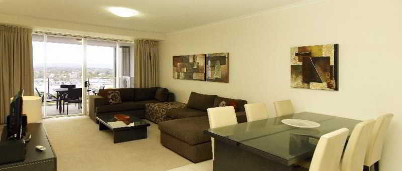 Oaks Ipswich Aspire Suites Экстерьер фото