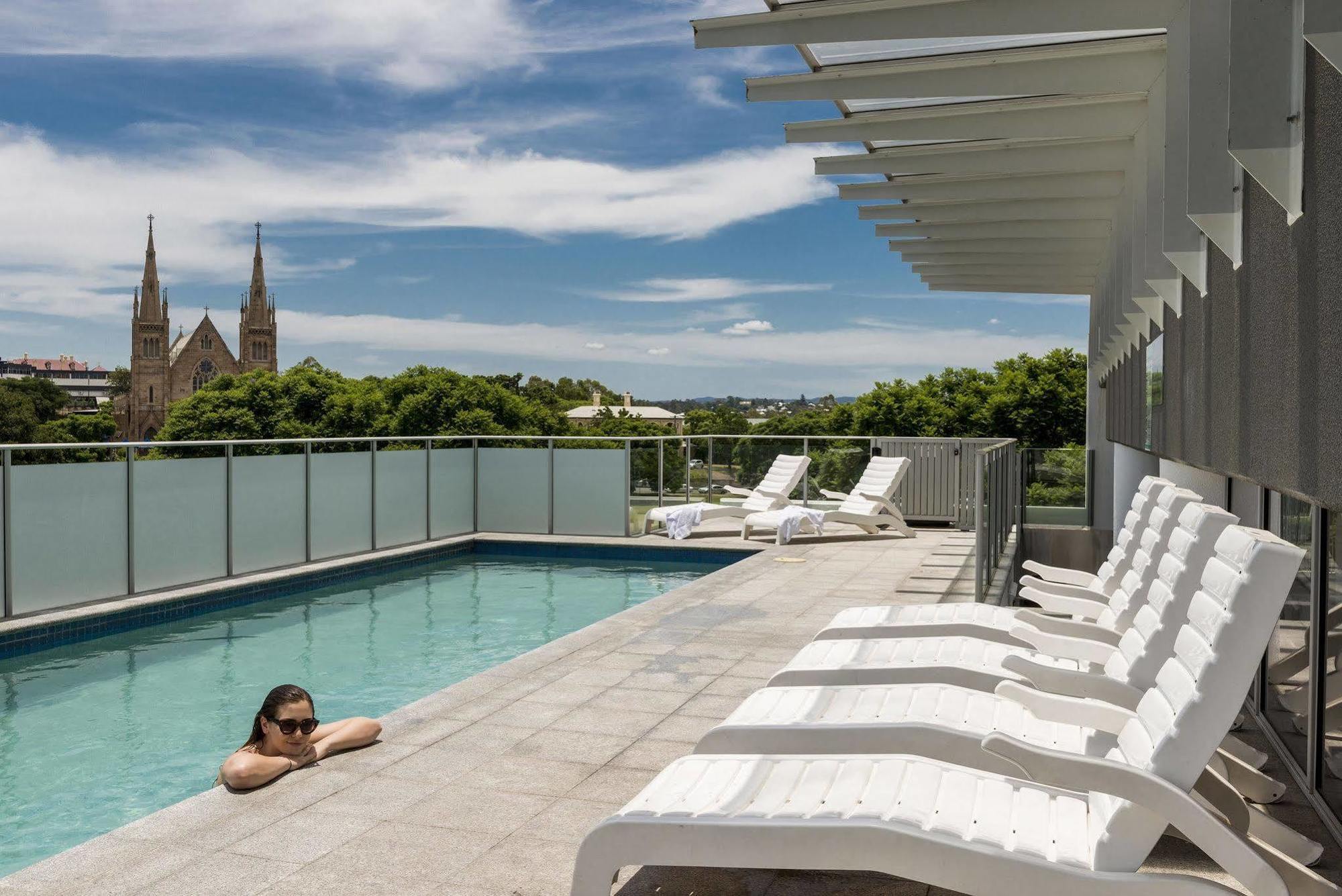 Oaks Ipswich Aspire Suites Экстерьер фото